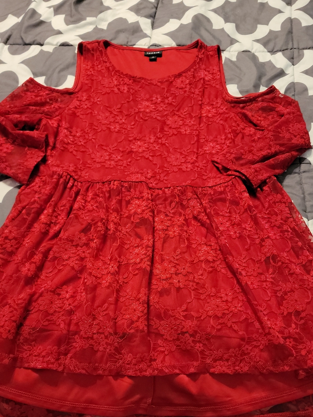 Torrid Red SIZE 0 LACE COLD SHOULDER PLUS SIZE Top